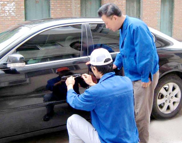 永安开锁公司：车钥匙坏了怎么办